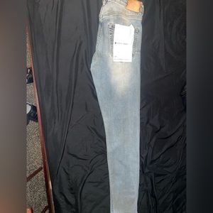 Purple brand denim pants🔥 slim fit low rise with slim leg. Style No.P001 LDW